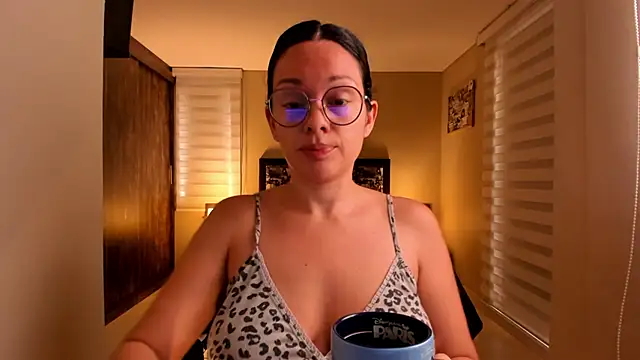 Snapshot of anabel_025 chatting on 12/20/25, 12:41 anabel 025 online show from 12/20/25, 12:41