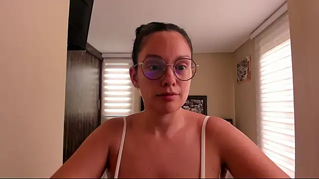 Snapshot of anabel_025 chatting on 04/18/26, 07:18 anabel 025 online show from 04/18/26, 07:18