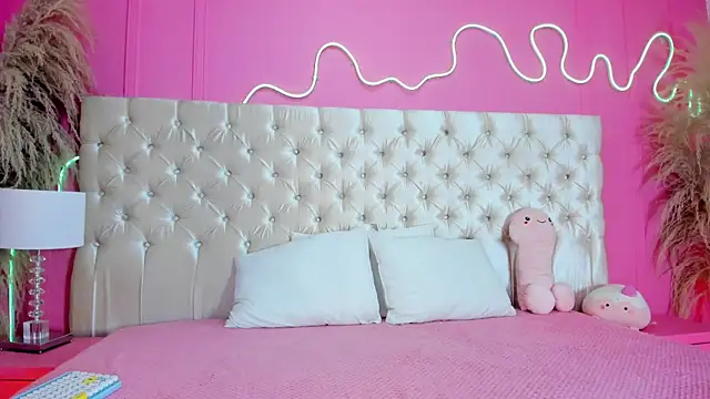 Julieta Cortes   online show from 04/01/26, 12:06