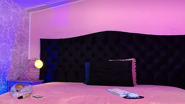 Julieta Cortes   online show from 04/09/26, 12:11