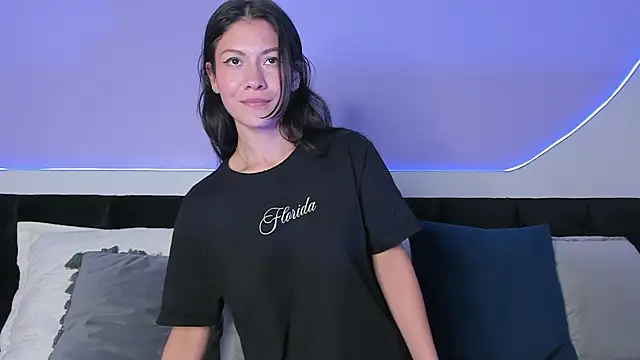 Julieta Cortes   online show from 03/22/25, 06:36