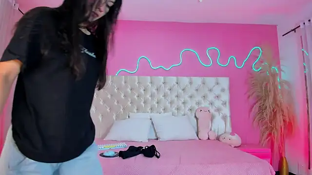 Julieta Cortes   online show from 03/30/26, 11:55