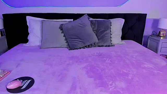 Julieta Cortes   online show from 09/19/25, 12:09