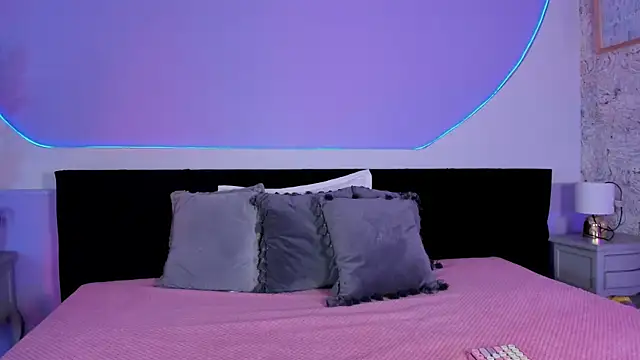 Julieta Cortes   online show from 12/05/25, 12:15