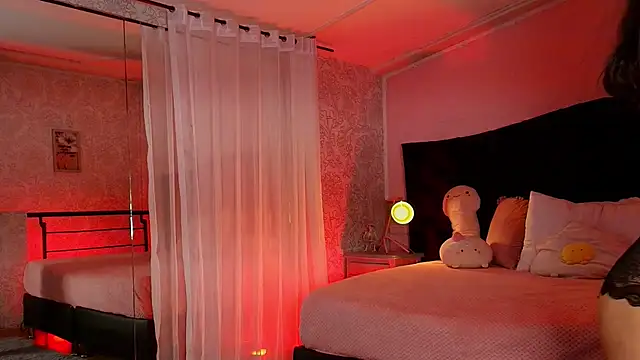 Julieta Cortes   online show from 04/15/26, 12:10