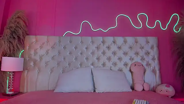 Julieta Cortes   online show from 04/04/26, 09:27