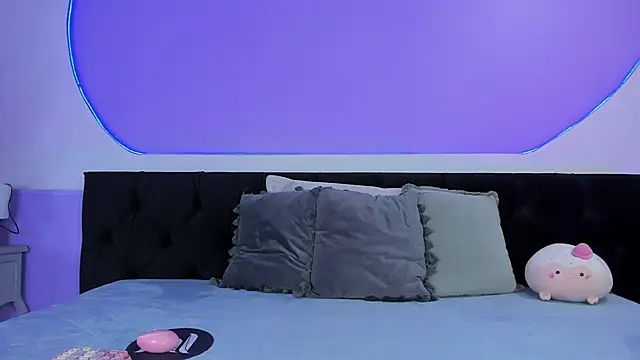 Julieta Cortes   online show from 10/14/25, 12:28