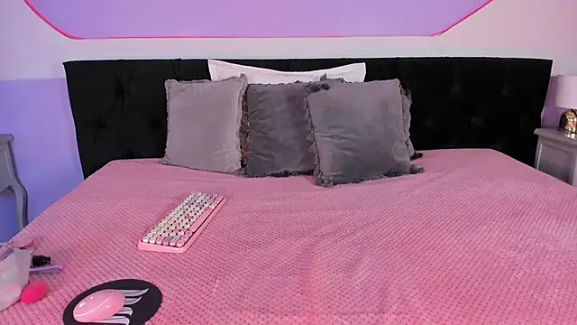 Julieta Cortes   online show from 12/02/25, 12:18