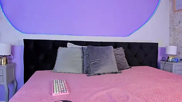 Julieta Cortes   online show from 10/07/25, 12:28