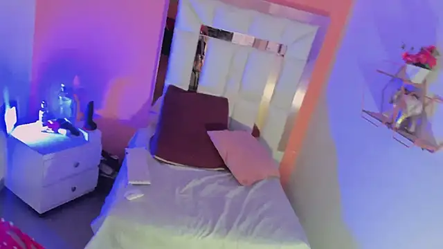 Alanna hot3 online show from 12/21/25, 11:34