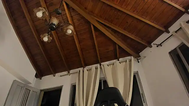 IsaFontanna online show from 04/12/26, 11:52