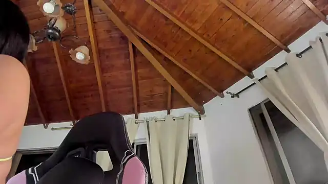 IsaFontanna online show from 02/07/26, 02:41