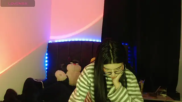 Snapshot of ily_bea chatting on 10/15/25, 01:26 ily bea online show from 10/15/25, 01:26