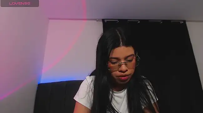 Snapshot of ily_bea chatting on 01/09/25, 12:14 ily bea online show from 01/09/25, 12:14