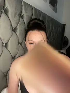 riri bstvx online show from 10/04/25, 04:08