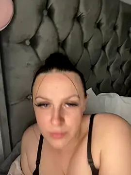 riri bstvx online show from 10/15/25, 09:01