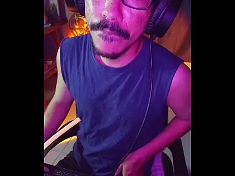 cloudyth1994 online show from 06/14/26, 05:47