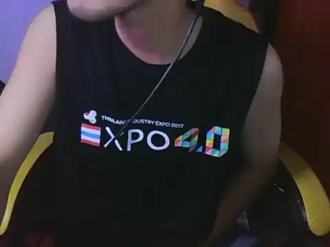 cloudyth1994 online show from 11/23/25, 03:33