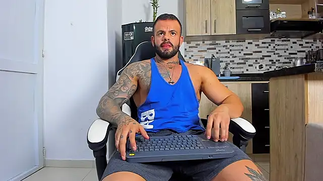 Snapshot of Johnnygrayson1 chatting on 11/24/25, 11:27 Johnnygrayson1 online show from 11/24/25, 11:27