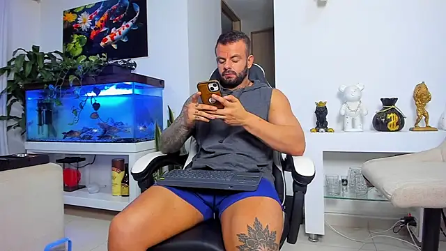 Snapshot of Johnnygrayson1 chatting on 12/17/25, 12:59 Johnnygrayson1 online show from 12/17/25, 12:59