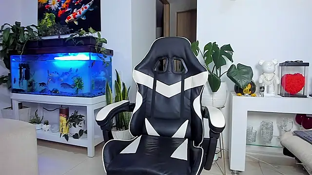 Snapshot of Johnnygrayson1 chatting on 11/04/25, 12:25 Johnnygrayson1 online show from 11/04/25, 12:25