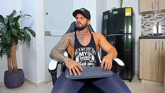 Snapshot of Johnnygrayson1 chatting on 11/28/25, 11:16 Johnnygrayson1 online show from 11/28/25, 11:16