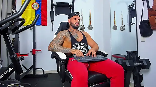 Snapshot of Johnnygrayson1 chatting on 11/19/25, 11:27 Johnnygrayson1 online show from 11/19/25, 11:27