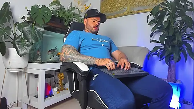 Snapshot of Johnnygrayson1 chatting on 02/26/26, 12:10 Johnnygrayson1 online show from 02/26/26, 12:10