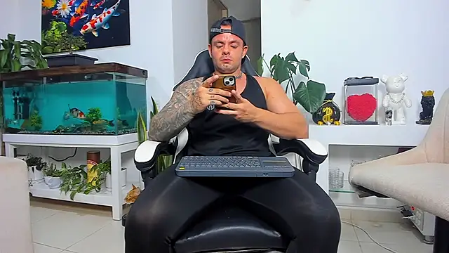 Snapshot of Johnnygrayson1 chatting on 10/25/25, 02:00 Johnnygrayson1 online show from 10/25/25, 02:00