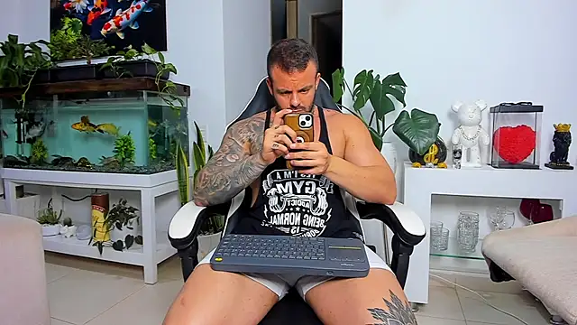 Snapshot of Johnnygrayson1 chatting on 11/05/25, 12:25 Johnnygrayson1 online show from 11/05/25, 12:25