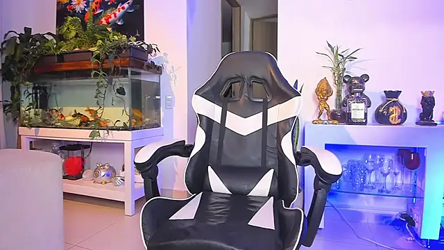 Snapshot of Johnnygrayson1 chatting on 02/04/26, 11:33 Johnnygrayson1 online show from 02/04/26, 11:33