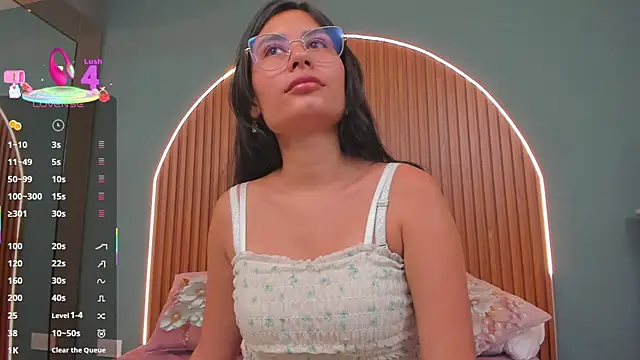 NayeCloud online show from 12/18/25, 03:55