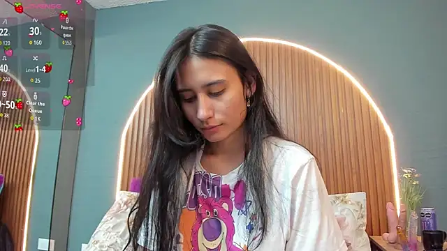 NayeCloud online show from 09/19/25, 03:43
