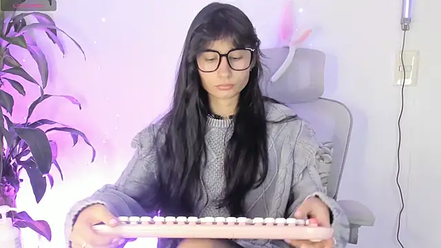 NayeCloud online show from 04/03/26, 04:30