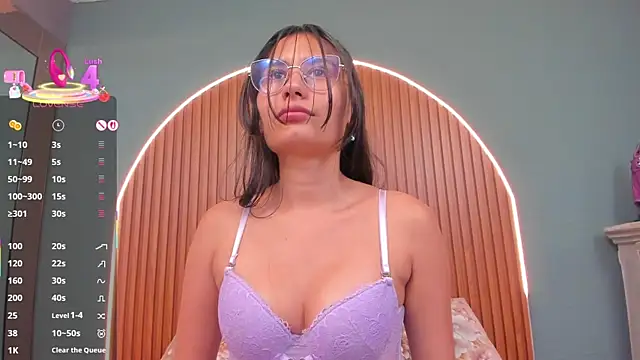 NayeCloud online show from 12/20/25, 10:51