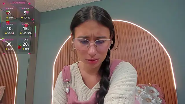 NayeCloud online show from 11/30/25, 03:40