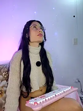 NayeCloud online show from 03/18/26, 01:57