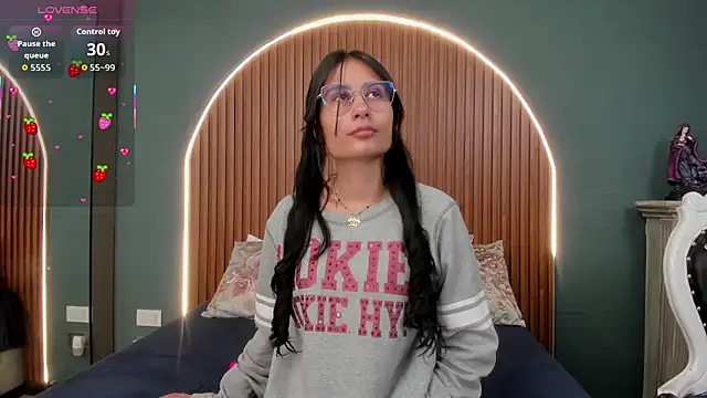 NayeCloud online show from 11/13/25, 04:05