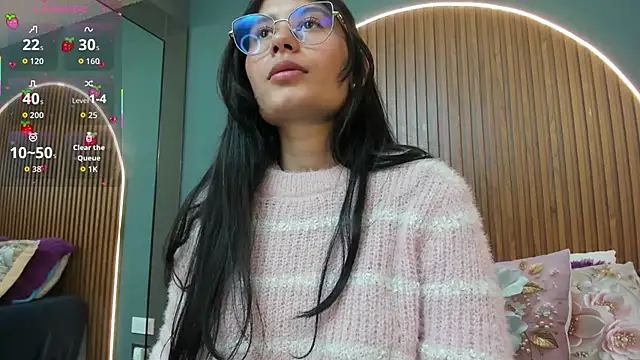 NayeCloud online show from 10/04/25, 12:56