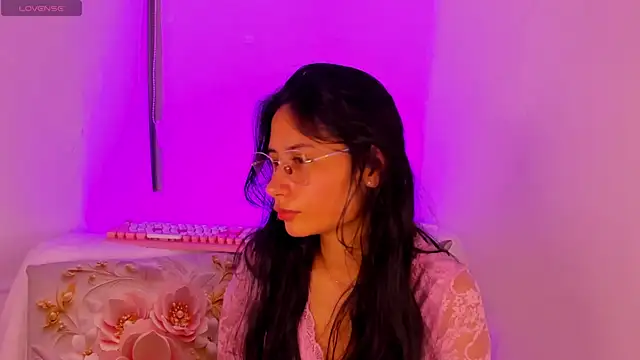 Snapshot of NayeCloud chatting on 02/27/26, 07:52 NayeCloud online show from 02/27/26, 07:52