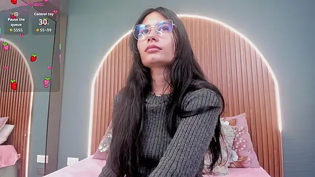 NayeCloud online show from 11/16/25, 03:33