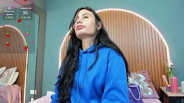 NayeCloud online show from 11/05/25, 03:31