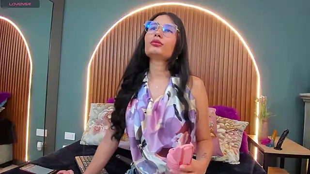 NayeCloud online show from 09/10/25, 03:38