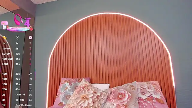 NayeCloud online show from 12/19/25, 10:45