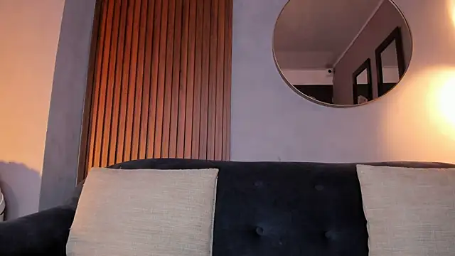 Snapshot of rose_xd chatting on 11/11/25, 09:42 rose xd online show from 11/11/25, 09:42