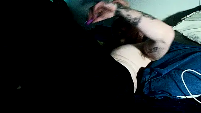 Snapshot of dadyyD95 chatting on 04/06/26, 07:20 dadyyD95 online show from 04/06/26, 07:20