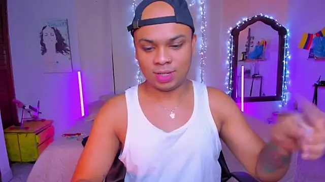 CuteRomi online show from 10/22/25, 04:12