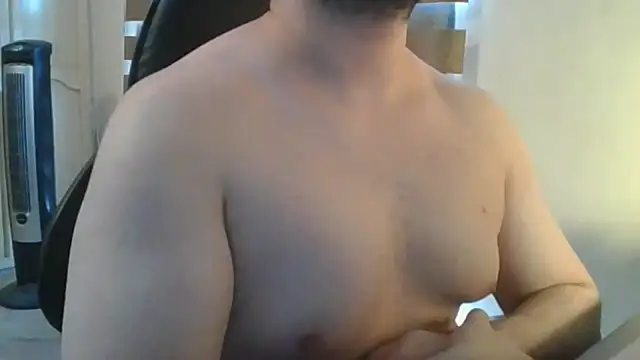 Snapshot of Himbo_fox chatting on 07/18/26, 11:35 Himbo fox online show from 07/18/26, 11:35