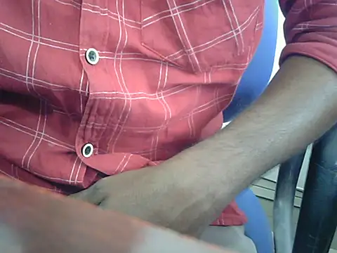 Snapshot of dg1604 chatting on 11/06/25, 07:23 dg1604 online show from 11/06/25, 07:23