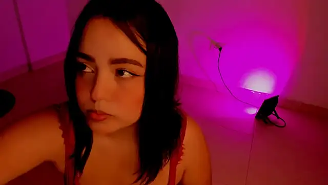 Snapshot of ValeryySoto_ chatting on 12/10/24, 04:34 ValeryySoto online show from 12/10/24, 04:34